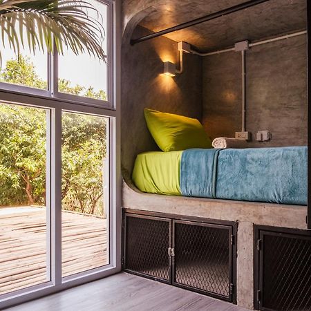 Wonderland Jungle Hostel Koh Tao Exterior photo