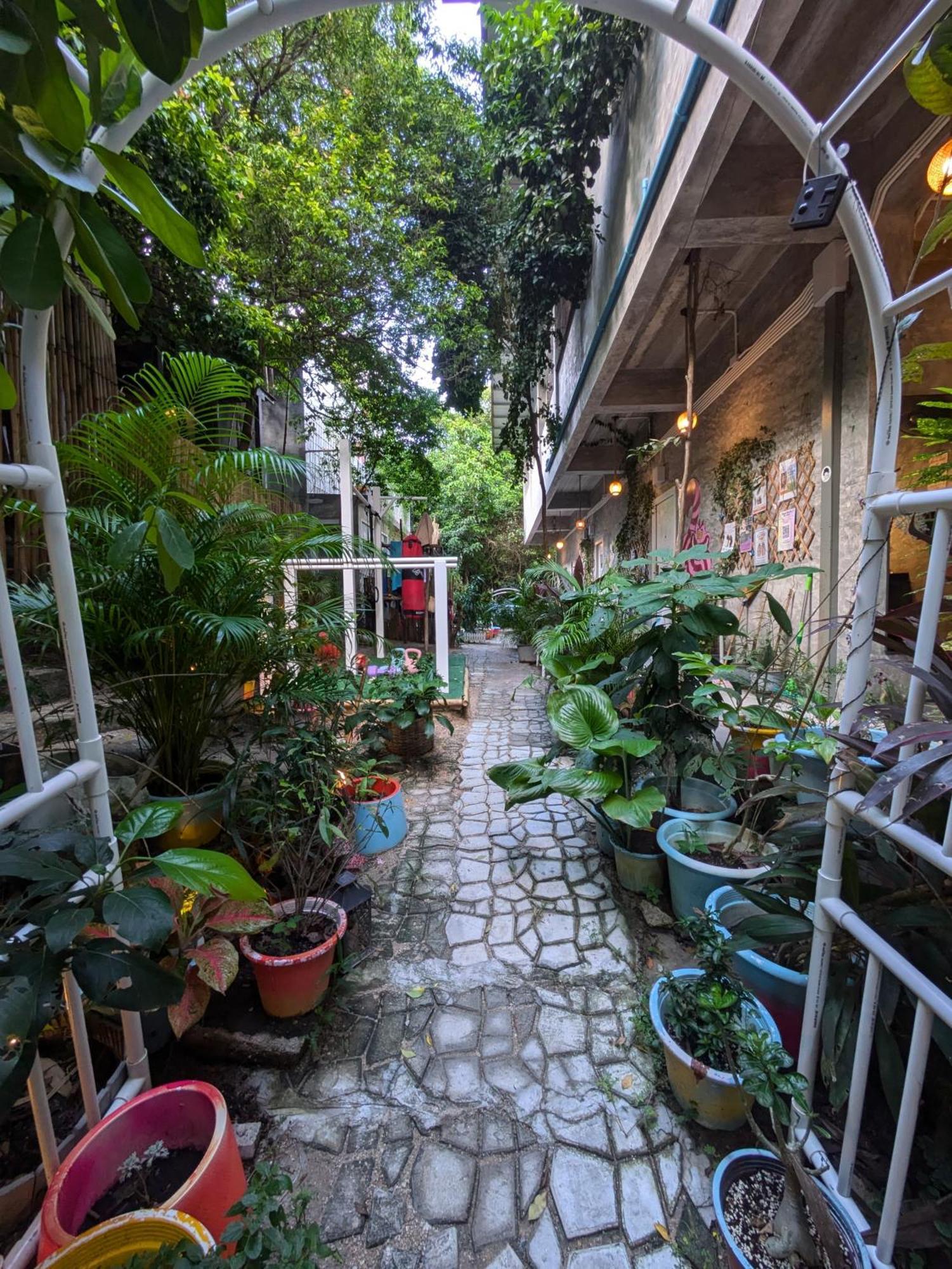 Wonderland Jungle Hostel Koh Tao Exterior photo