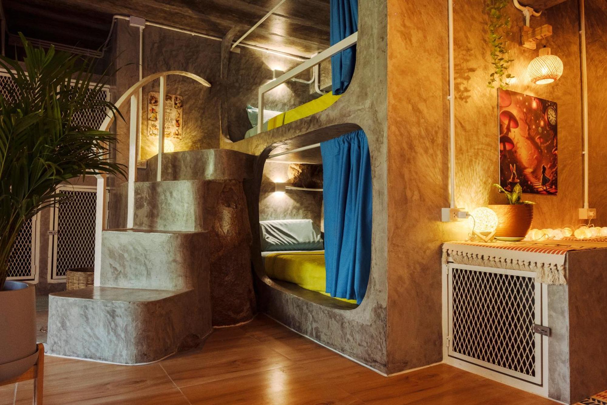 Wonderland Jungle Hostel Koh Tao Exterior photo