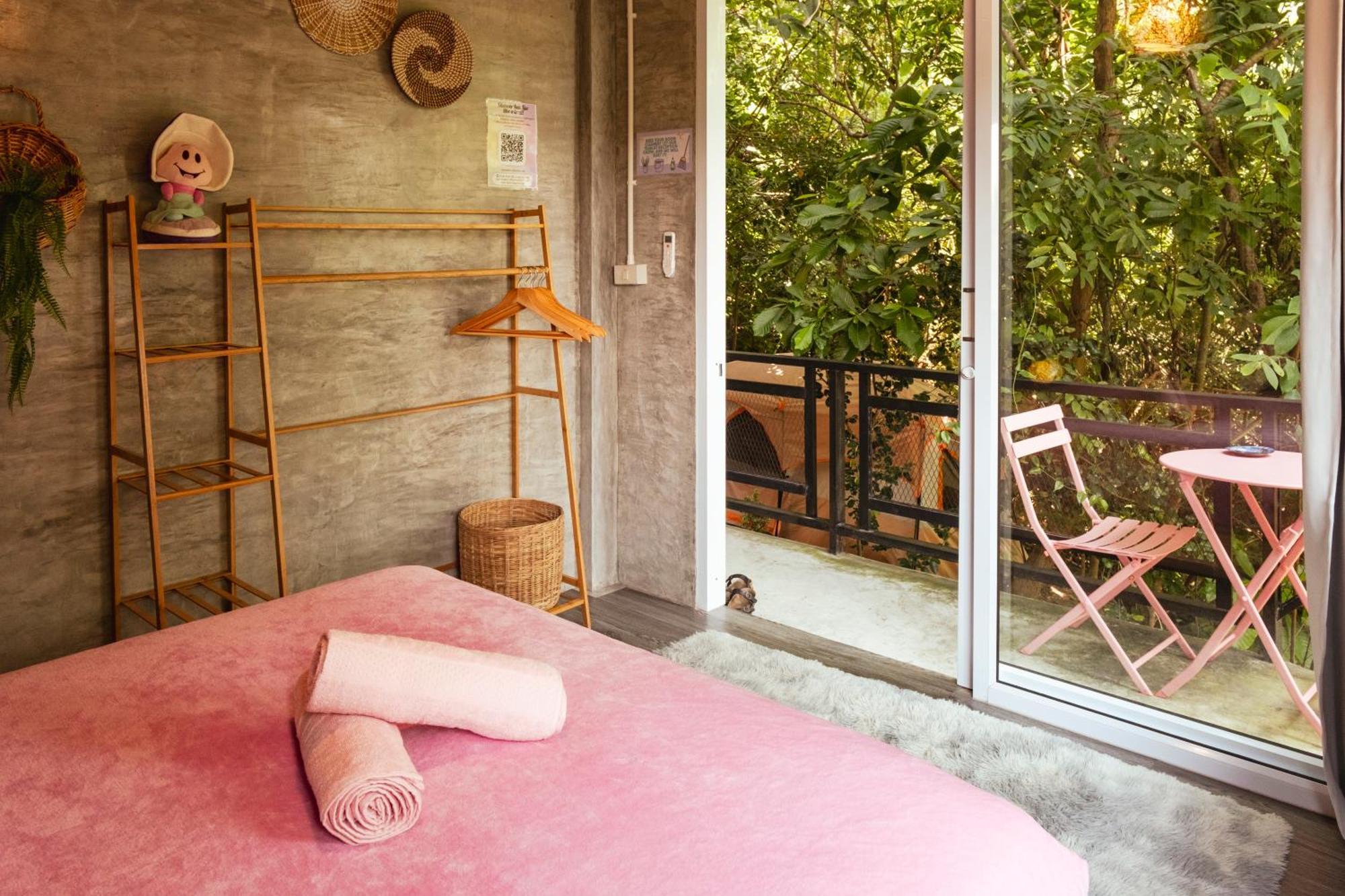 Wonderland Jungle Hostel Koh Tao Exterior photo